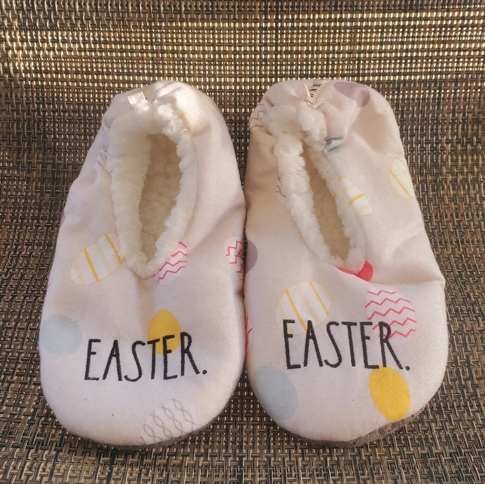 S/M Rae Dunn Easter Slipper Socks, Cute and Comfy!